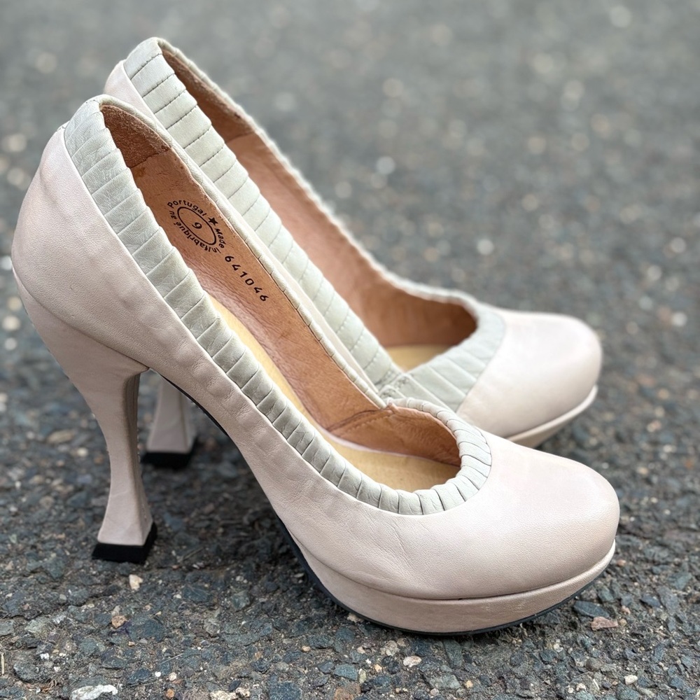 Cream Leather heels - John Fluevog.